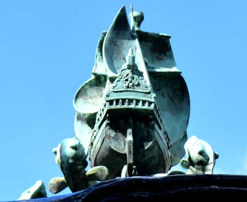 Die fünf Kontinente am Järntorget Der Järntorget